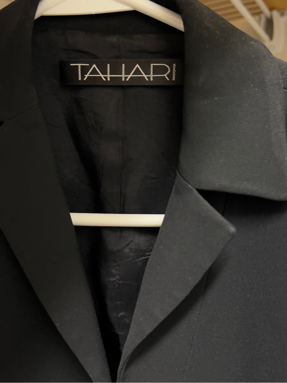 Tahari Classic Black Single-Breasted Blazer (size 2 but fits like a 4)